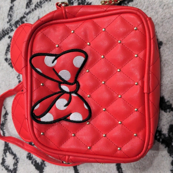 Minnie Mouse Disney Red Quilted Bow & Mouse Ears Purse Gold Chain Studs Strap - Picture 2 of 6